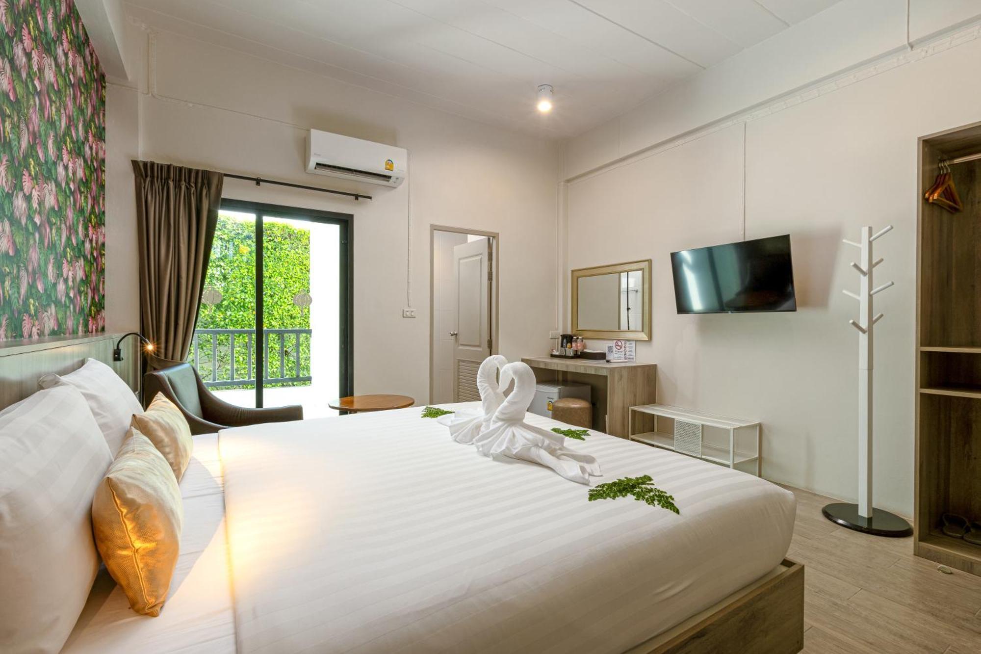 Ang Pao Hotel Phuket Bagian luar foto