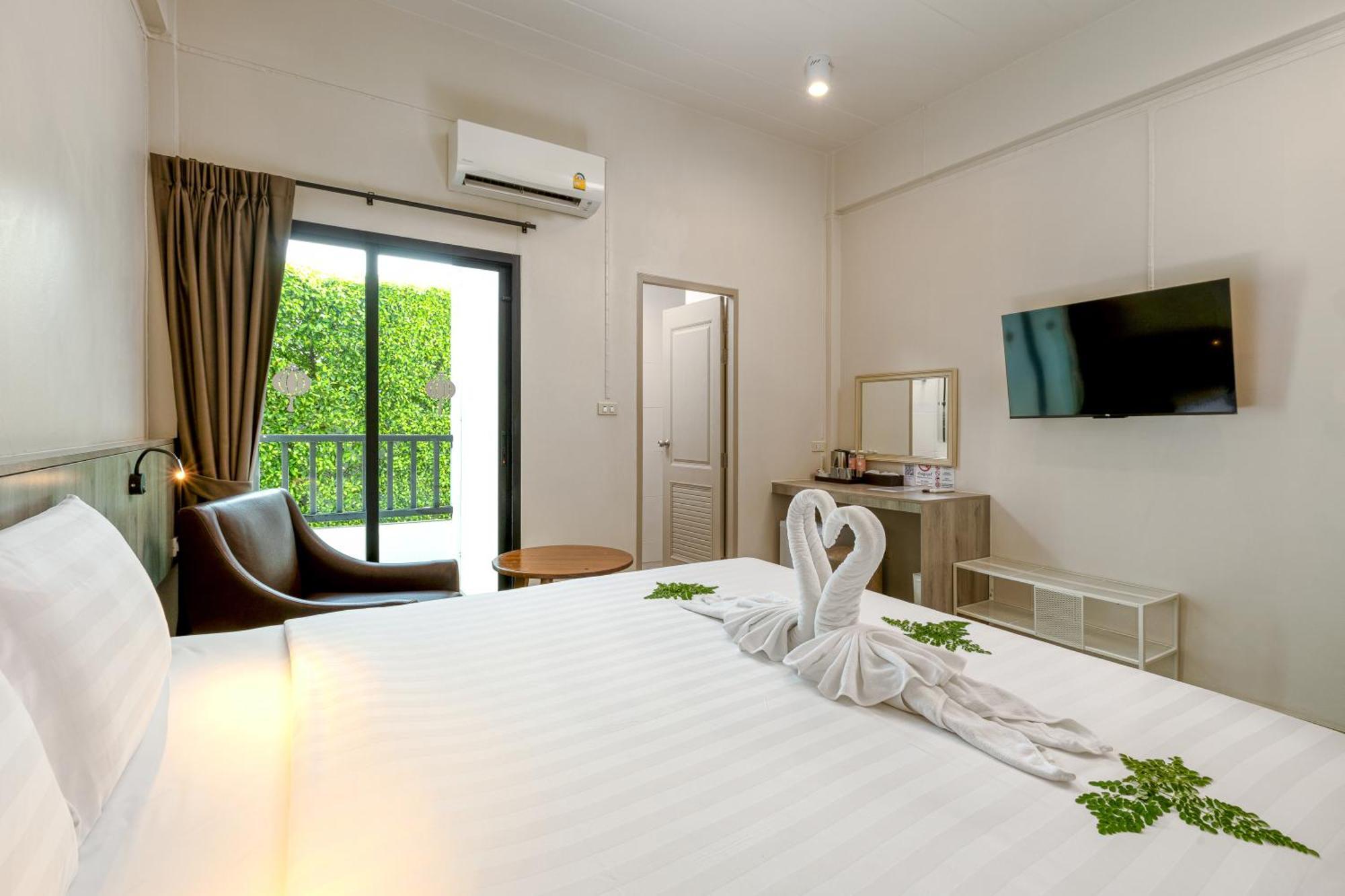 Ang Pao Hotel Phuket Bagian luar foto